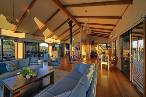 Zenith - Tourism Noosa 3