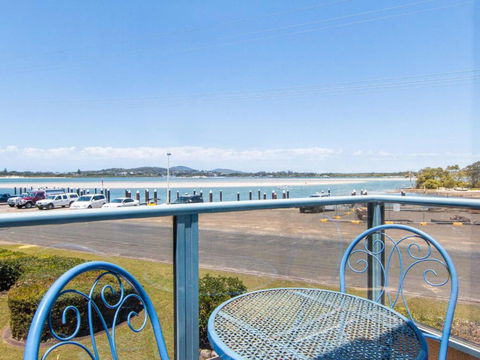 Fairholme 8 Perfect Lakefront Position - Tourism Noosa 3