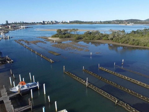 Fairholme 8 Perfect Lakefront Position - Tourism Noosa 4