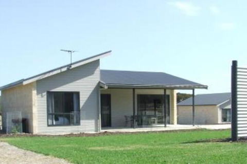 Jalilla Village - Tourism Noosa 0