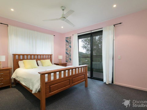 Colours Of Cylinder - Tourism Noosa 3