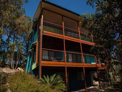 Colours Of Cylinder - Tourism Noosa 4