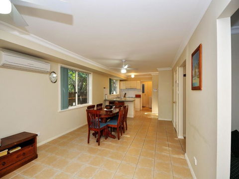 Four Bedroom Quality Townhouse - Tourism Noosa 3