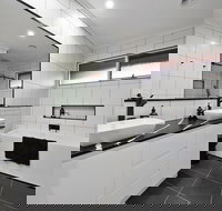 Lakeside Landing - Waterfront - Tourism Noosa