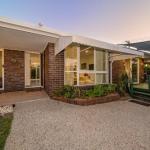 Woorim Secluded Palms Cottage - Tourism Noosa 0