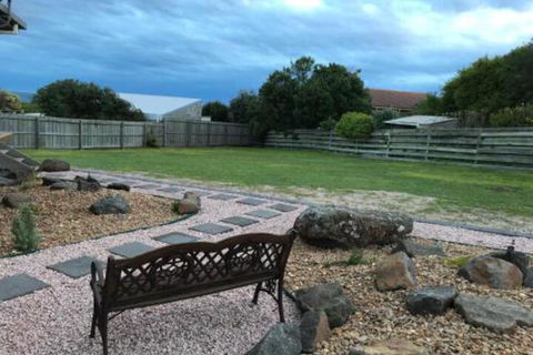 OCEAN BREEZE - Tourism Noosa 0