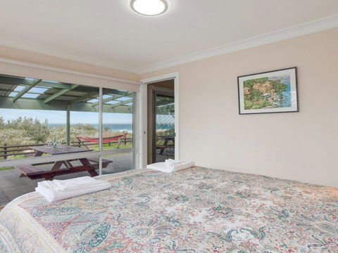Antonios Paradise Spectacular Views Over Warrain Beach - Tourism Noosa 4