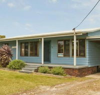 Tea Tree Cottage great yard for pets  kids - Tourism Noosa