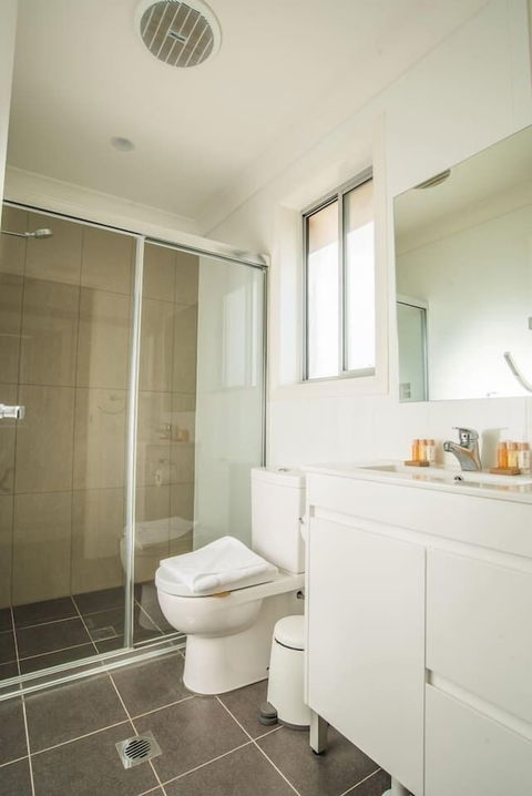 Peaceful 2kingbed Rootyhill Townhouse Near Station - Tourism Noosa 1