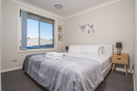 Peaceful 2kingbed Rootyhill Townhouse Near Station - Tourism Noosa 3