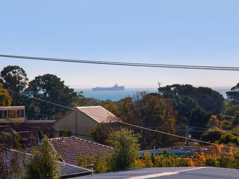 FAMILY GETAWAY DROMANA - Tourism Noosa 5