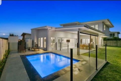 THE BEACH OASIS At 360 - Tourism Noosa 0