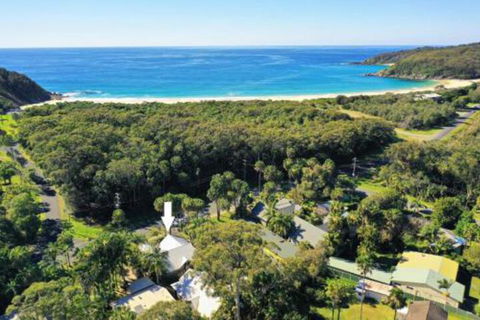 THE BEACH HOUSE - Tourism Noosa 7