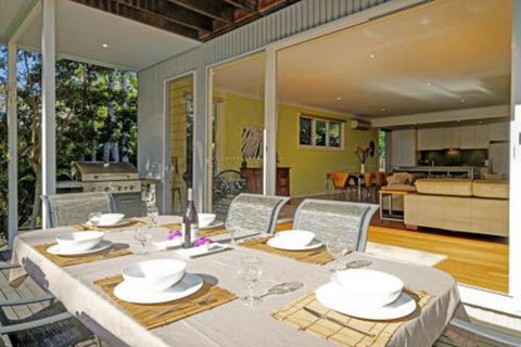 THE BEACH HOUSE - Tourism Noosa 3