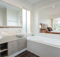Banksia at Cosy Corner - Tourism Noosa