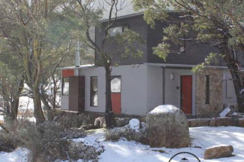 Faraya Chalet - Tourism Noosa 0