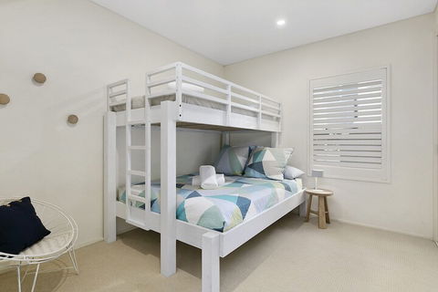 First Class Luxurious Apartment On Noosa River Unit 1 Wai Cocos 215 Gympie Terrace - Tourism Noosa 3