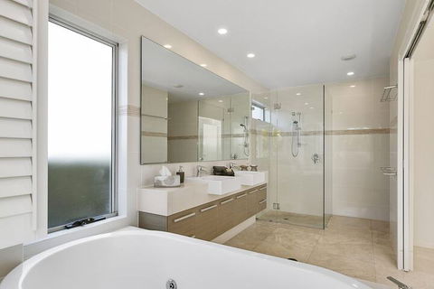 First Class Luxurious Apartment On Noosa River Unit 1 Wai Cocos 215 Gympie Terrace - Tourism Noosa 4