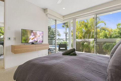 First Class Luxurious Apartment On Noosa River Unit 1 Wai Cocos 215 Gympie Terrace - Tourism Noosa 5