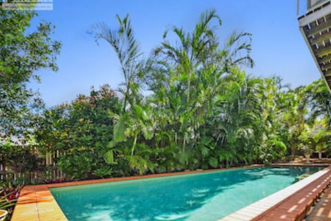 Fabulous Pet Friendly Family Home - 3 Carribean Court - Tourism Noosa 0