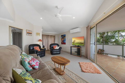 Fabulous Pet Friendly Family Home - 3 Carribean Court - Tourism Noosa 6