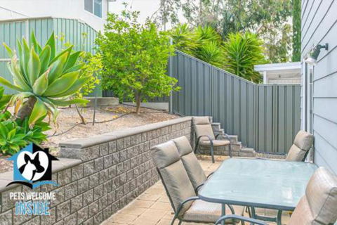 Contemporary House + Seaviews - Tourism Noosa 3