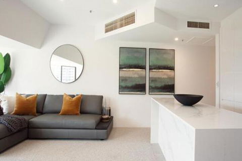 THE HYDEAWAY LUXE HYDE PARK CITY APARTMENT Hosted By LAbode Accommodation - Tourism Noosa 2