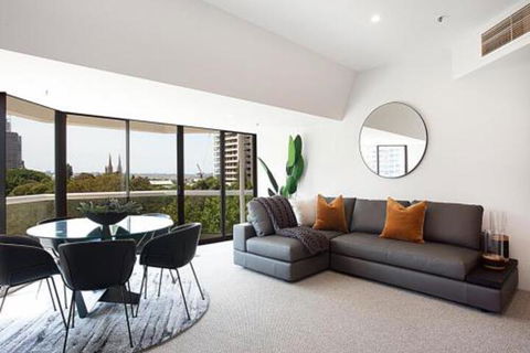 THE HYDEAWAY LUXE HYDE PARK CITY APARTMENT Hosted By LAbode Accommodation - Tourism Noosa 0