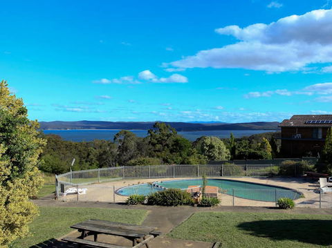 ECONO LODGE BAYVIEW - Tourism Noosa 1