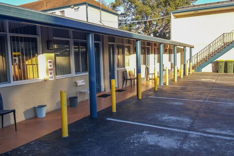 Windsor Motel - Tourism Noosa 3