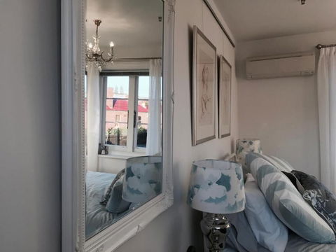 Assemblage Boutique Art Bed & Breakfast - Tourism Noosa 4