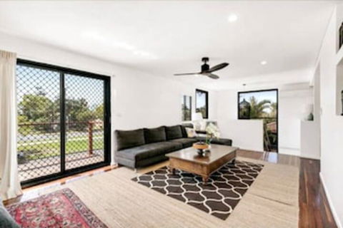 Spacious 2 Bedroom Townhouse In Southport - Tourism Noosa 0