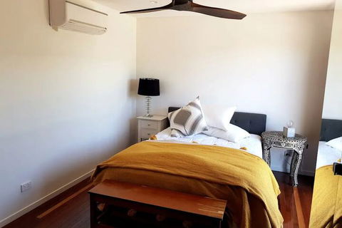Spacious 2 Bedroom Townhouse In Southport - Tourism Noosa 3