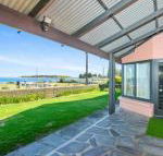 Victor Harbor Beachfront Bliss  WiFi - Tourism Noosa
