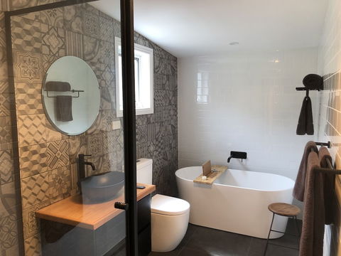 Mole Creek Hideaway - Tourism Noosa 0