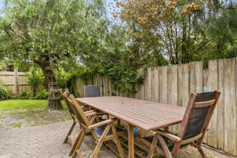 THE BEACH HIVE PET FRIENDLY (OUTSIDE ONLY) INLET SIDE - Tourism Noosa 6
