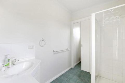 THE BEACH HIVE PET FRIENDLY (OUTSIDE ONLY) INLET SIDE - Tourism Noosa 5