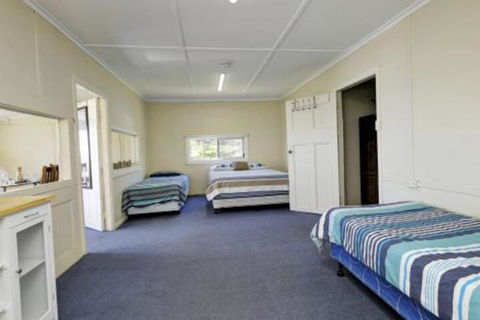 TRADEWINDS - Tourism Noosa 0