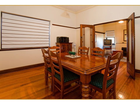 Fairholme Apartment - Tourism Noosa 3
