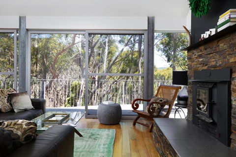 The Bird House - Tourism Noosa 1
