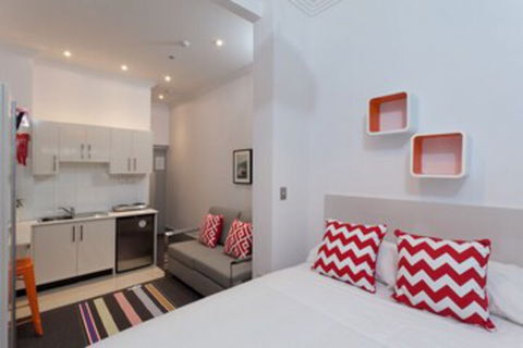 Flinders Street Studios - Tourism Noosa 0