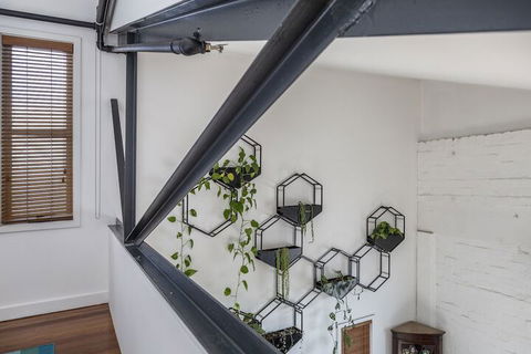 Fabulous Fitzroy Converted Warehouse - Tourism Noosa 2