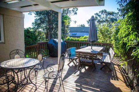 Families Escape To The Coast - Tourism Noosa 0
