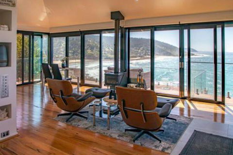 THE DECK HOUSE A WYE RIVER ICON - Tourism Noosa 5