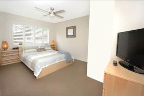 The Apartment Service VELLY - Tourism Noosa 2