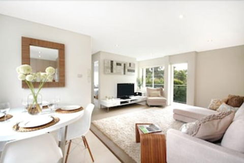 The Apartment Service VELLY - Tourism Noosa 0