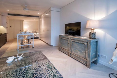 Luxury Studio With Parking In Woolloomooloo WMLOO - Tourism Noosa 5