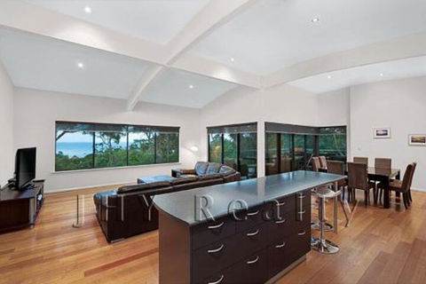 Eagle Vista - Tourism Noosa 5