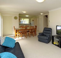 Pebble Parade1 / 8 - Tourism Noosa