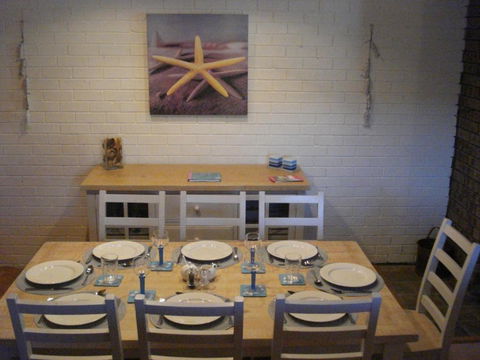 The Retreat On Matthew - Tourism Noosa 3